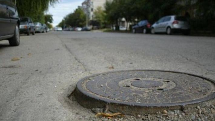 Capace de canalizare furate, depistate de poliţiştii locali din Medgidia